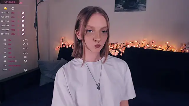 Snapshot of Golden_dawn chatting on October 2025 07:20:01 AM Golden dawn online show from October 2025 07:20:01 AM