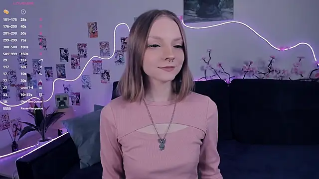 Snapshot of Golden_dawn chatting on November 2025 07:18:01 AM Golden dawn online show from November 2025 07:18:01 AM