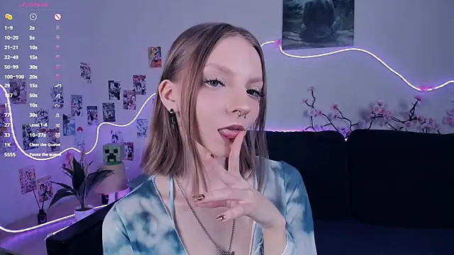 Snapshot of Golden_dawn chatting on November 2025 08:33:02 AM Golden dawn online show from November 2025 08:33:02 AM