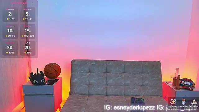 Snapshot of thomas_elg chatting on November 2025 01:50:01 AM thomas elg online show from November 2025 01:50:01 AM