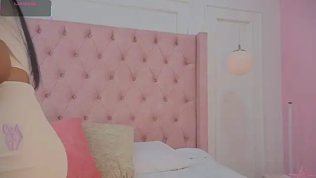 Snapshot of Julietaa_Miller chatting on October 2025 11:43:02 AM Julietaa Miller online show from October 2025 11:43:02 AM