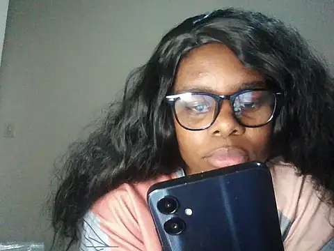Hot Yolanda online show from October 2025 07:55:01 PM