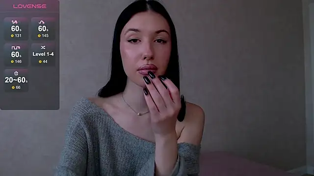 Isabella Fontana online show from October 2025 07:52:02 AM