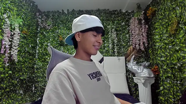 SEBAS LOVER  online show from October 2025 09:39:01 PM