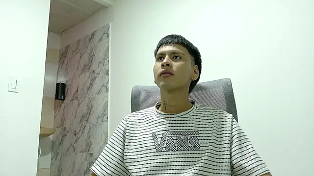 SEBAS LOVER  online show from October 2025 07:58:02 PM