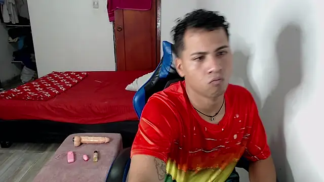 Raphael LatinBoy online show from October 2025 02:53:01 AM