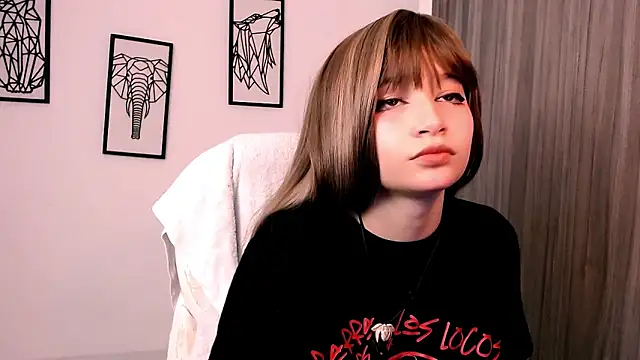 EmuOtori online show from October 2025 03:13:01 PM