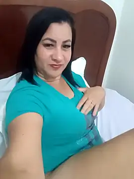 Snapshot of CleoHot25 chatting on October 2025 12:44:02 AM CleoHot25 online show from October 2025 12:44:02 AM