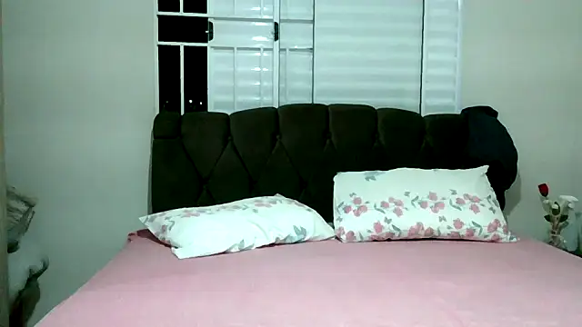 Snapshot of CleoHot25 chatting on December 2025 12:38:02 AM CleoHot25 online show from December 2025 12:38:02 AM