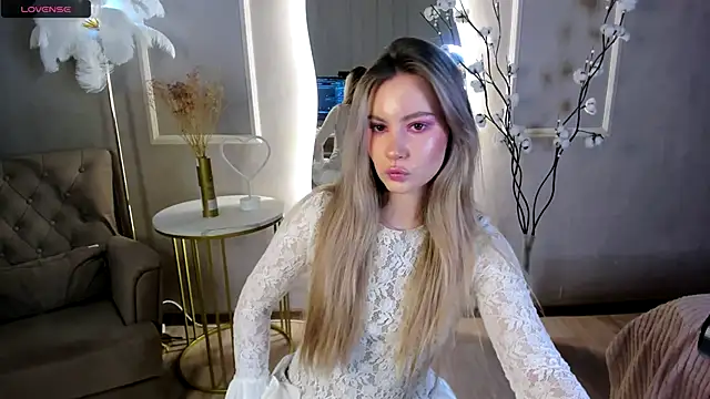 Snapshot of _BellaClark chatting on December 2025 08:29:01 PM BellaClark online show from December 2025 08:29:01 PM