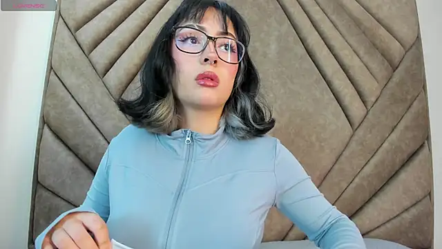 Mythical Girl online show from October 2025 07:37:01 PM