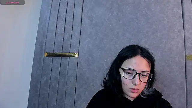 Mythical Girl online show from October 2025 01:34:02 PM