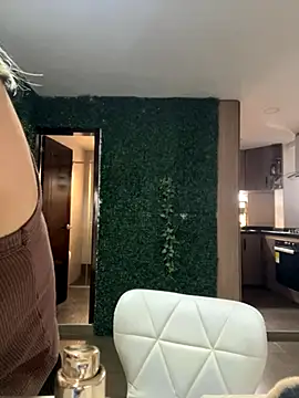 Mythical Girl online show from November 2025 07:25:01 PM