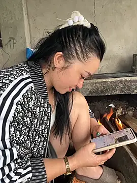 miemie-xx online show from November 2025 03:27:01 AM