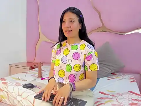Zoe king19 online show from October 2025 04:53:02 AM
