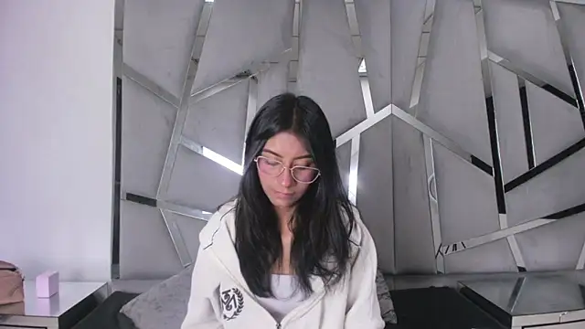 Mia clark18 online show from November 2025 08:42:01 PM