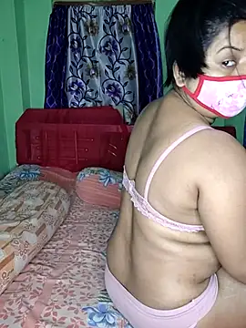 Snapshot of MAGGO-11 chatting on November 2025 10:25:01 AM MAGGO-11 online show from November 2025 10:25:01 AM