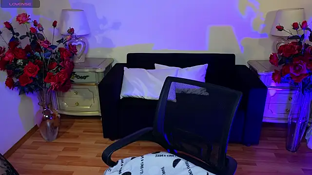 Snapshot of Viola_Rayden chatting on November 2025 11:31:01 AM Viola Rayden online show from November 2025 11:31:01 AM