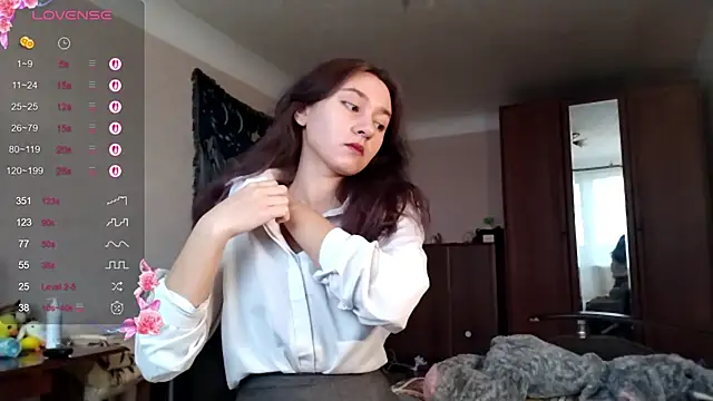 MiaLovelyOne online show from November 2025 11:25:02 AM