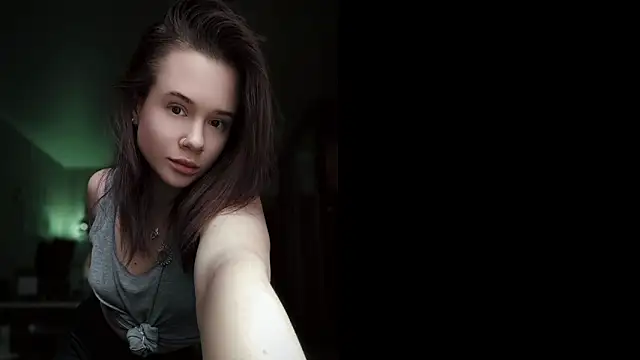 Snapshot of QuiveredFrown chatting on October 2025 12:06:01 PM QuiveredFrown online show from October 2025 12:06:01 PM