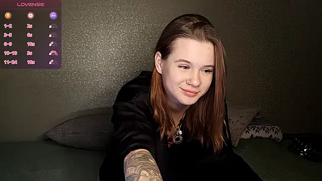 Snapshot of QuiveredFrown chatting on November 2025 12:16:02 PM QuiveredFrown online show from November 2025 12:16:02 PM