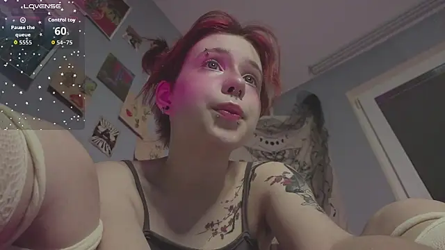 Snapshot of RubiReynnn chatting on October 2025 05:30:02 PM RubiReynnn online show from October 2025 05:30:02 PM