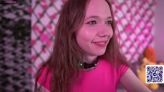 Snapshot of Petite_Polly chatting on October 2025 08:08:01 PM Petite Polly online show from October 2025 08:08:01 PM