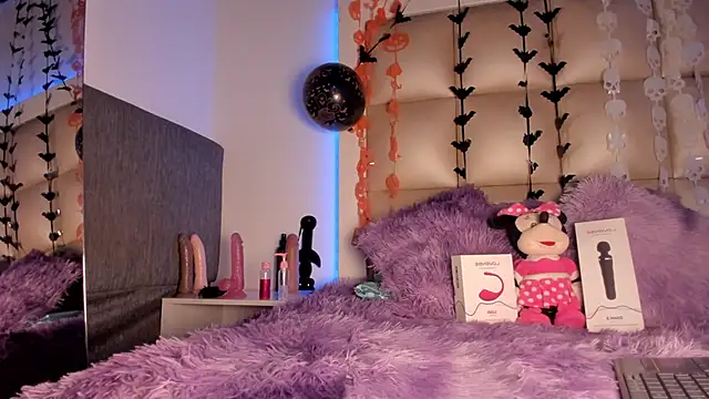 Snapshot of Mia_Petitejs chatting on October 2025 05:43:02 AM Mia Petitejs online show from October 2025 05:43:02 AM