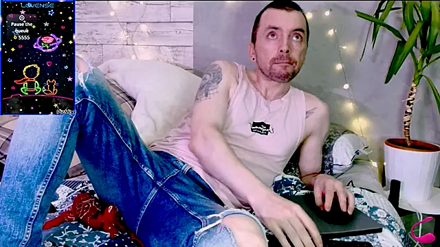 Snapshot of Markus_Rivas chatting on October 2025 11:53:01 PM Markus Rivas online show from October 2025 11:53:01 PM