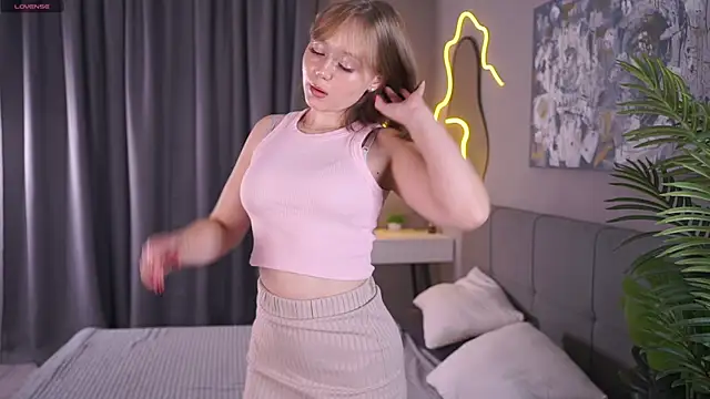 lorapalmerry online show from October 2025 03:11:01 PM