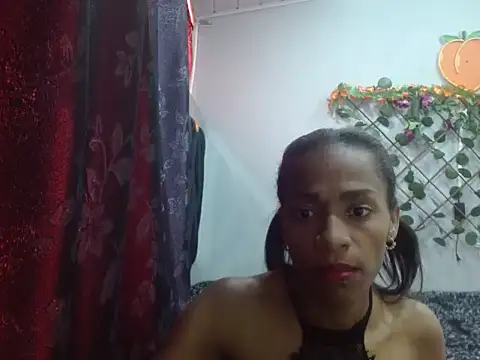 Snapshot of Melani_ebony chatting on November 2025 12:38:02 PM Melani ebony online show from November 2025 12:38:02 PM