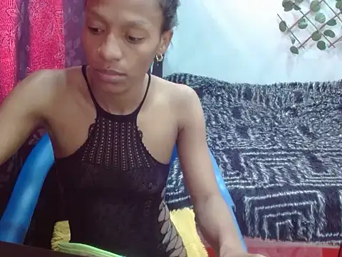 Snapshot of Melani_ebony chatting on November 2025 01:14:02 PM Melani ebony online show from November 2025 01:14:02 PM