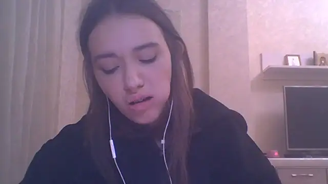 Snapshot of CeyaLier chatting on October 2025 05:17:01 PM CeyaLier online show from October 2025 05:17:01 PM