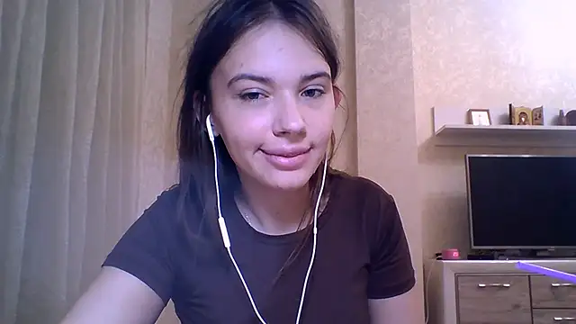 Snapshot of CeyaLier chatting on October 2025 05:24:02 PM CeyaLier online show from October 2025 05:24:02 PM