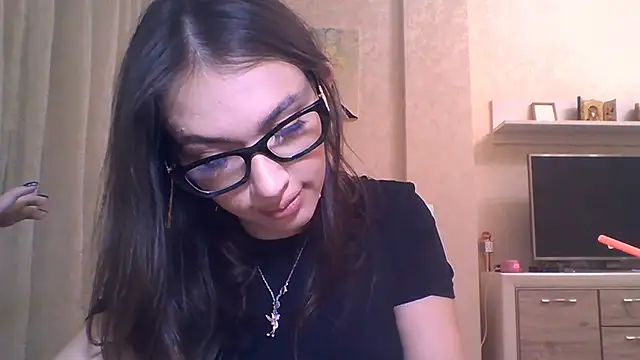 Snapshot of CeyaLier chatting on November 2025 05:01:02 PM CeyaLier online show from November 2025 05:01:02 PM