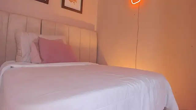  alison c online show from October 2025 11:33:02 AM