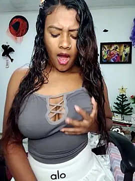 vannesitha25 online show from November 2025 03:05:02 PM