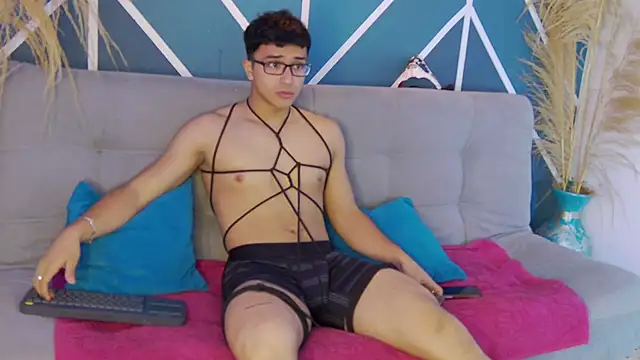 Snapshot of Stefano_Calle chatting on October 2025 12:06:01 PM Stefano Calle online show from October 2025 12:06:01 PM