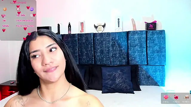 Kiim Owens online show from November 2025 12:05:02 PM