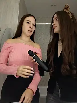 MayaGlow online show from November 2025 05:40:02 AM