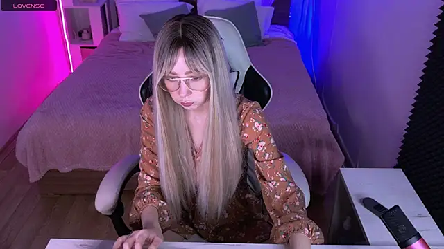 sofiisun online show from October 2025 04:12:01 AM