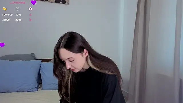 Snapshot of SylviaHamilton chatting on October 2025 07:20:02 AM SylviaHamilton online show from October 2025 07:20:02 AM