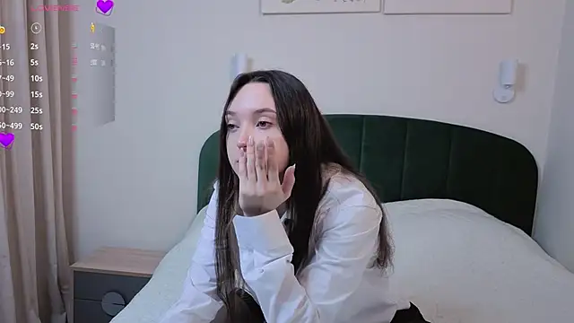 Snapshot of SylviaHamilton chatting on November 2025 06:19:02 PM SylviaHamilton online show from November 2025 06:19:02 PM