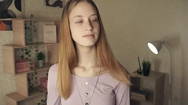 Snapshot of IveyColley chatting on October 2025 07:41:01 AM IveyColley online show from October 2025 07:41:01 AM