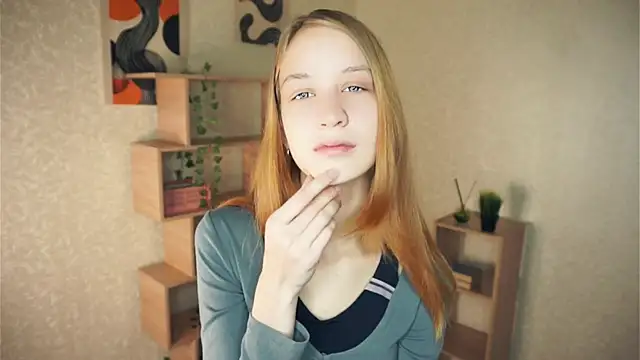 Snapshot of IveyColley chatting on October 2025 09:08:02 AM IveyColley online show from October 2025 09:08:02 AM