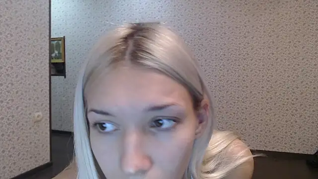 Snapshot of maybe_doll chatting on October 2025 06:06:01 PM maybe doll online show from October 2025 06:06:01 PM