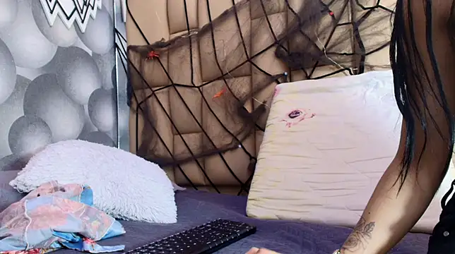 Snapshot of hannah_teehn chatting on October 2025 07:12:01 PM hannah teehn online show from October 2025 07:12:01 PM