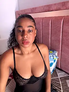 Snapshot of sahia_ebony chatting on October 2025 02:37:02 PM sahia ebony online show from October 2025 02:37:02 PM