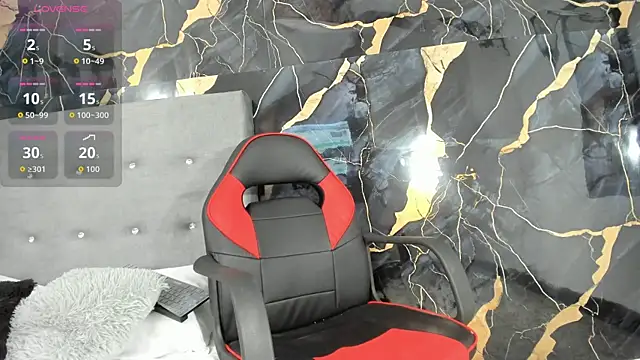 Aisha Saleh online show from October 2025 07:25:01 PM