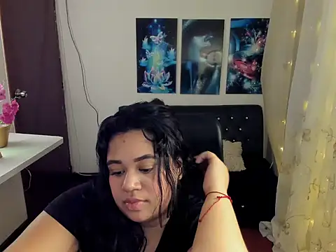 oliviia cute online show from November 2025 05:18:02 AM